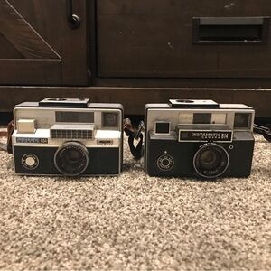 Vintage Lot - Untested Kodak Instamatic Cameras - Models 804 & 814 - sold as is